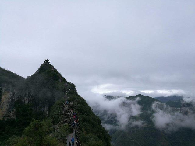 典型的喀斯特地貌號稱渝東明珠的重慶雲陽擁有罕見的環形天坑