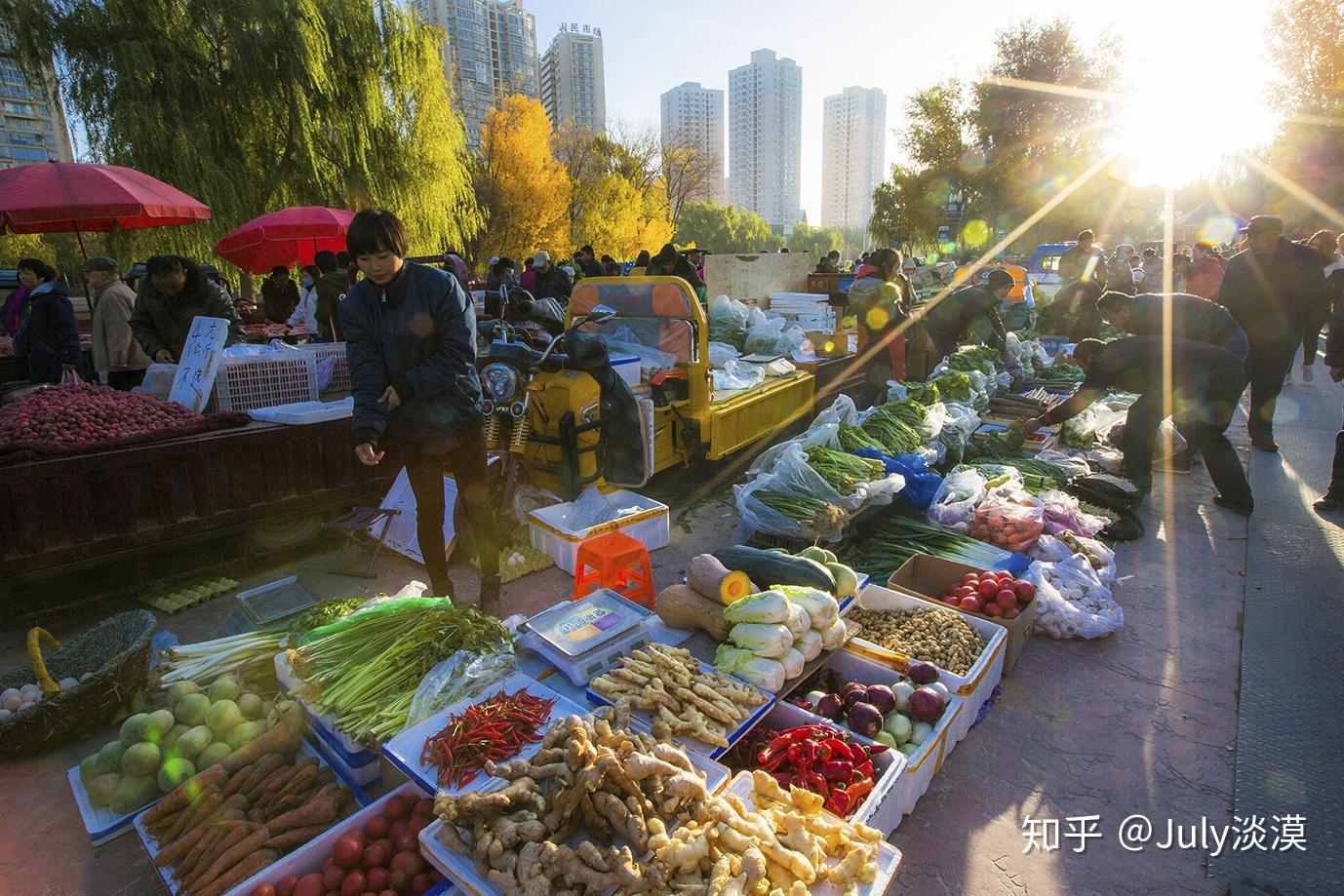 实拍新疆阿克苏集市除了卖羊肉的竟然有猪肉摊位