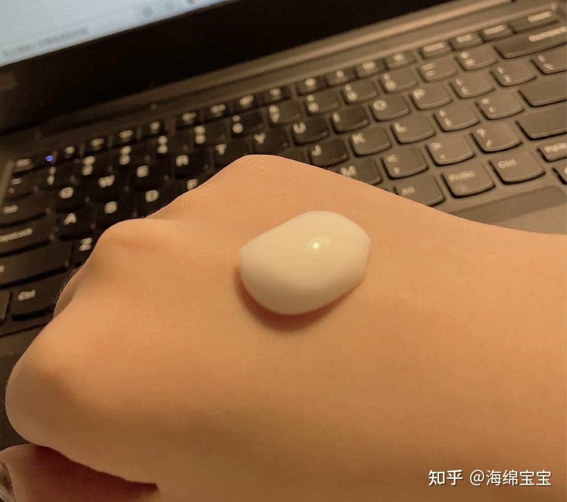 身上起丘疹能擦身体乳吗(身上起丘疹能擦身体乳吗图片)