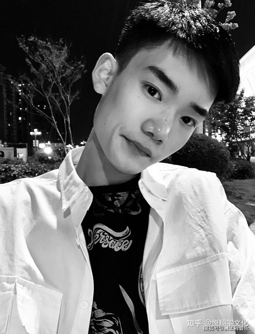 鹤轩团队荣先生个人资料