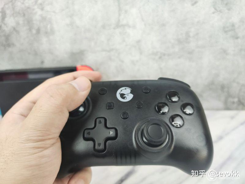 小巧机身功能竟如此全面盖世小鸡t4mini手柄为游戏带来畅快体验