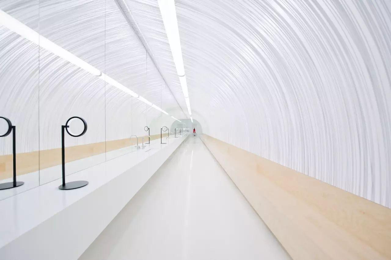 设计身处白镜空间你会忍不住想自拍