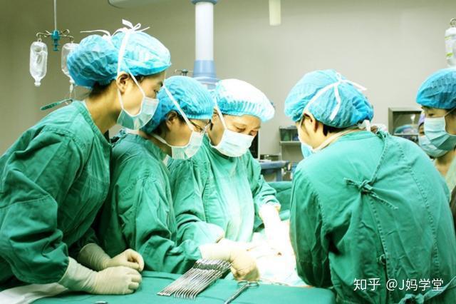 产妇顺产转剖腹产却因爸爸一个行为再也没有醒来