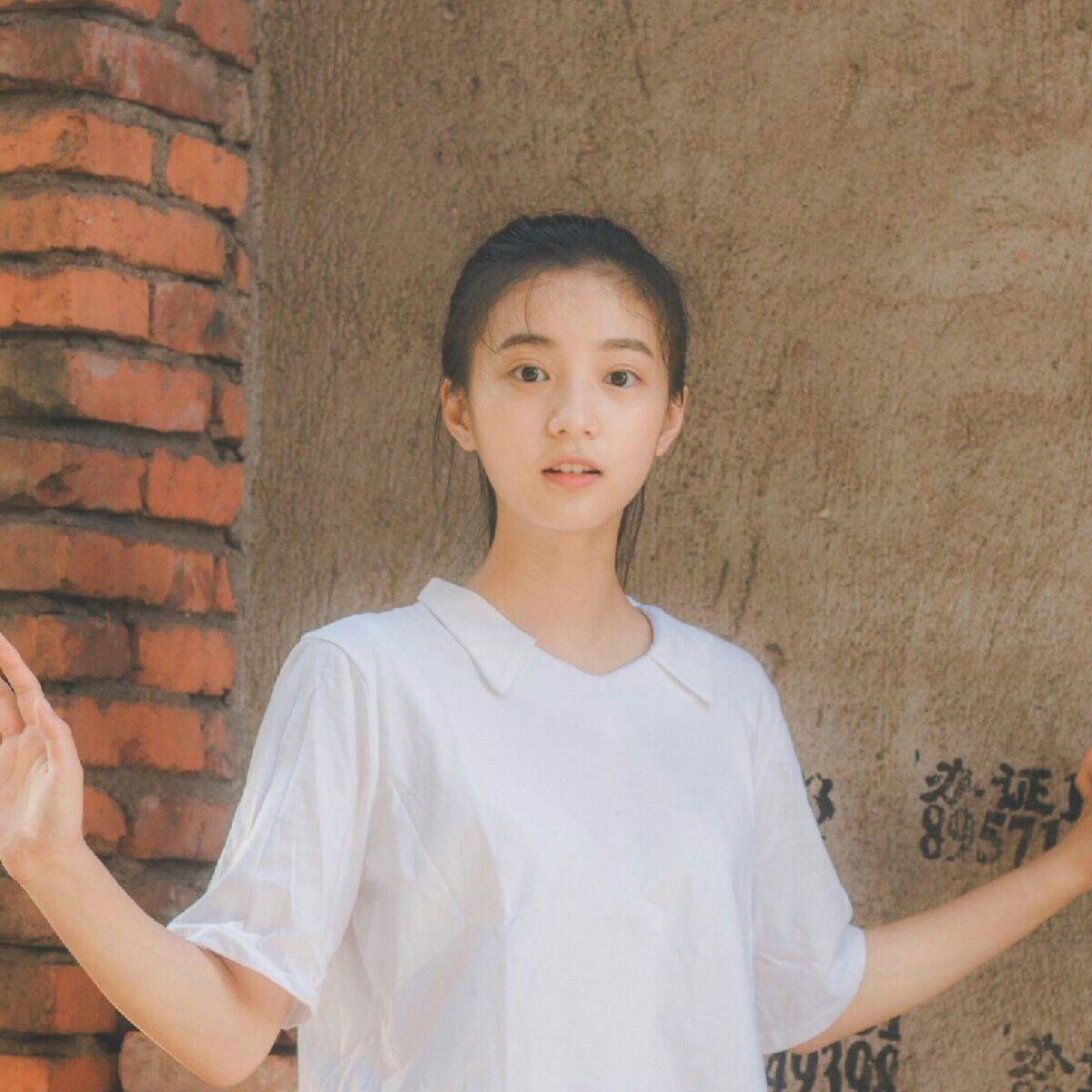 纯白无瑕,单纯无垢.  显示全部