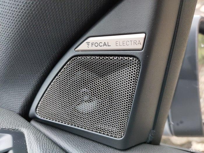 音响也是我最得意的,朋友的奔驰比我这个也不过如此,感觉原装的不如我