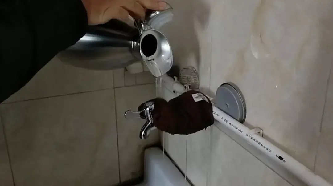 寒风凛冽打响冬季水管防冻保卫战这些绝招你知道吗