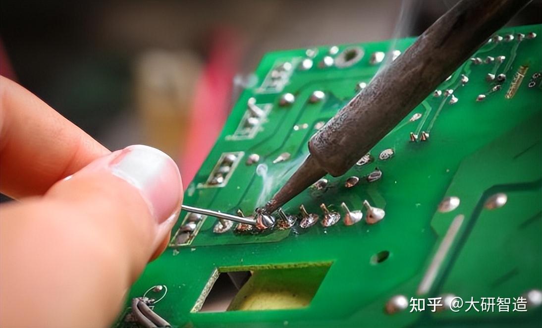 pcb板上超小间距插针通孔插针怎么焊?精密元件焊接,掌握方法很重要!大研智造揭秘0.15mm插针焊接技术 - 知乎