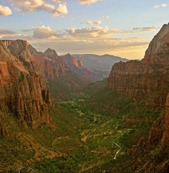 的庙宇和塔楼"zion canyon锡安峡谷the kolob canyons科罗布峡谷左上