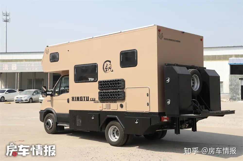 直降10万的依维柯房车性价比一下拉满实木家具老中青三代都爱