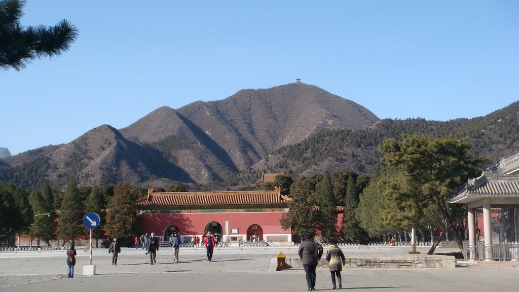 [图说]古今影像大明十三陵－－十五，明神宗万历帝朱翊钧定陵之开放的皇陵-明十三陵背后的帝王传奇