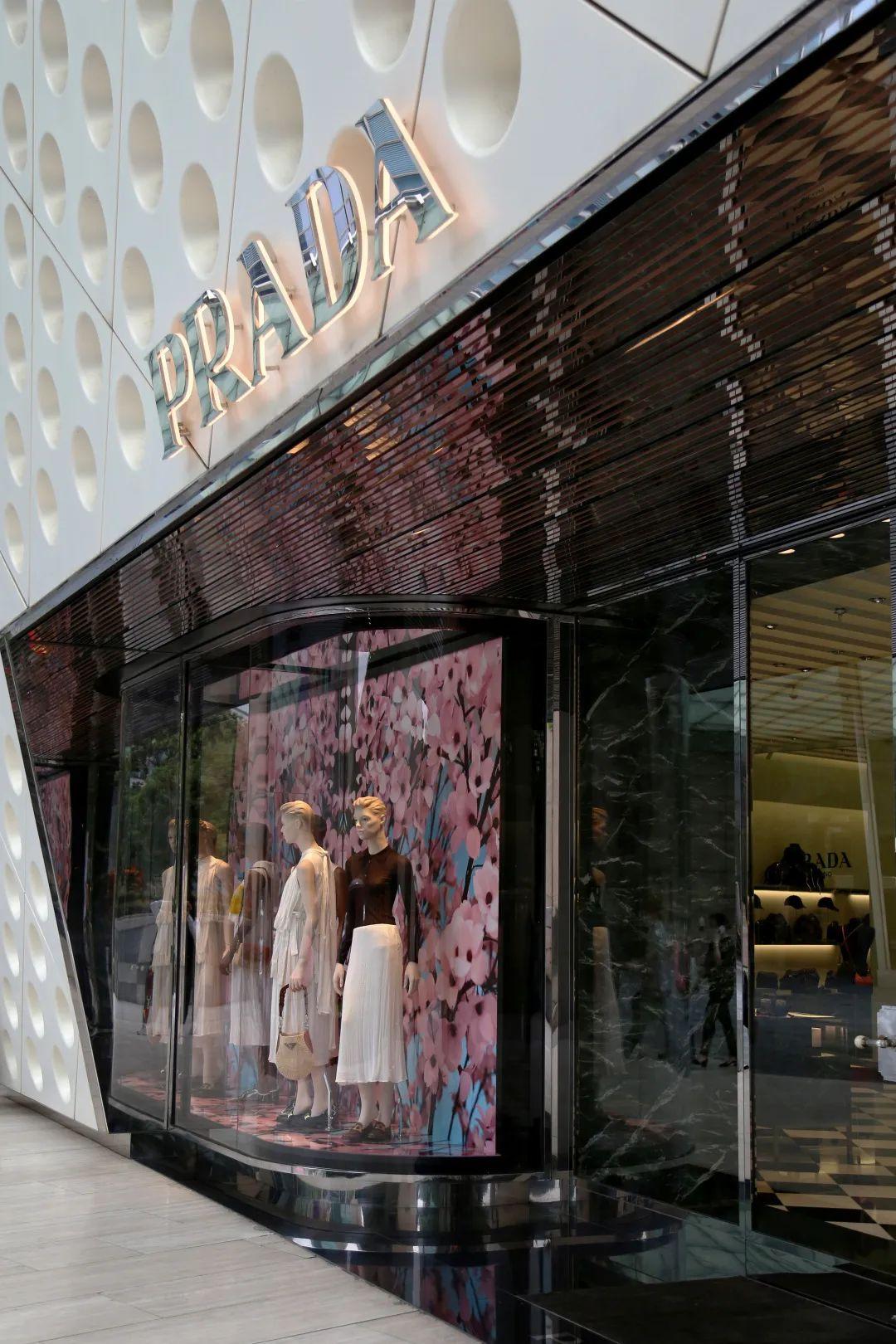 摄影:hannah neri上海恒隆广场对于许多年轻的中国人来说,2020 年残酷