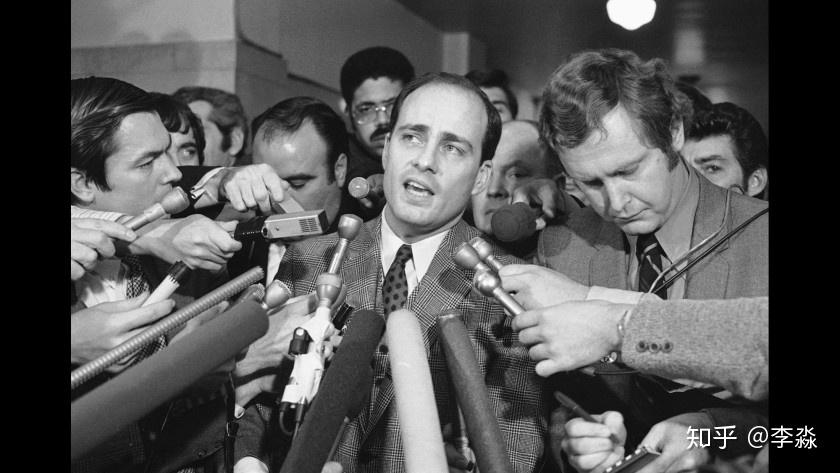 她静静地对地方检察官文森特·巴基里奥希(vincent bugliosi)说,她