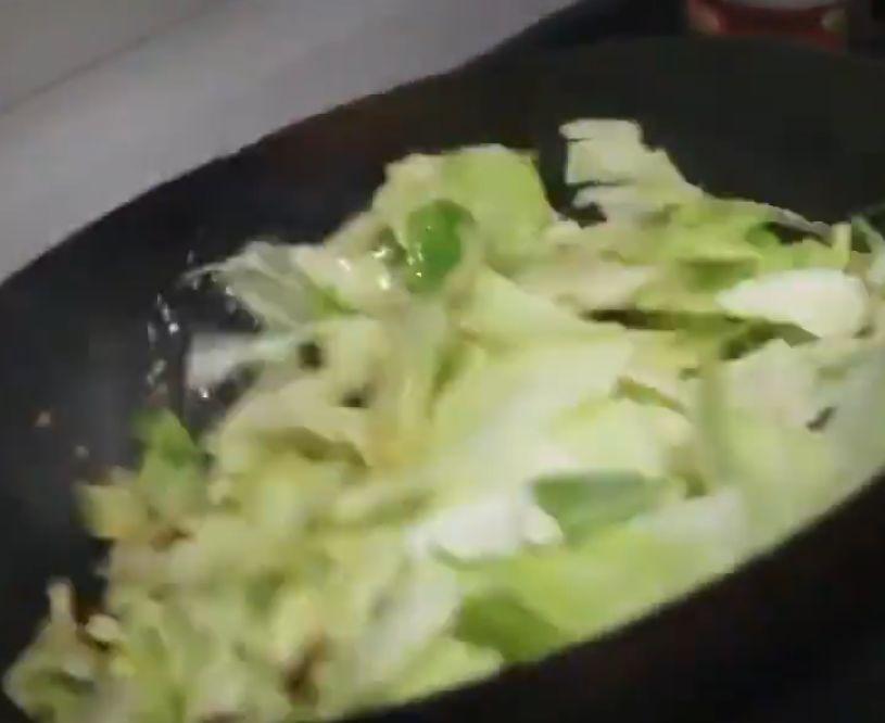 手撕包菜怎么撕的快 v2-9571e8dd77acd9b0c4c58eee9ac62a07_r.jpg