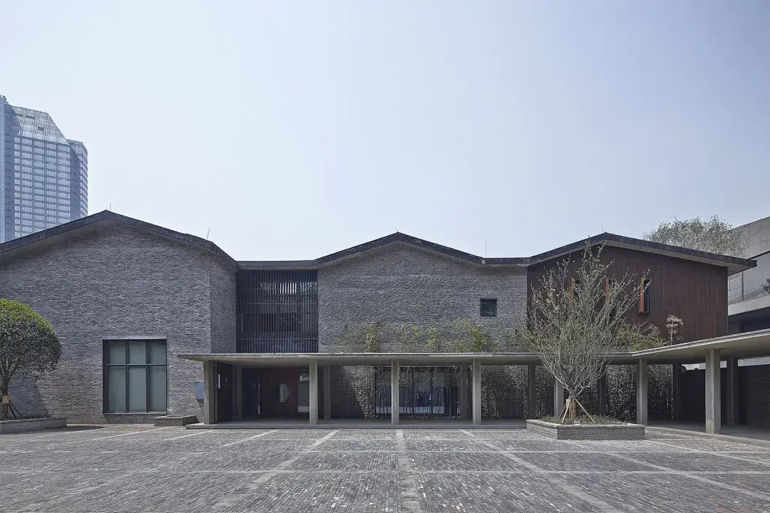 扎根川渝的文人建筑师——刘家琨