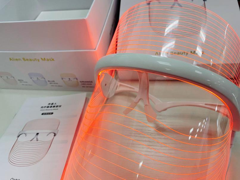 orey外星人光疗面罩or露得清红蓝光面罩谁能悄悄抵抗痘痘肌