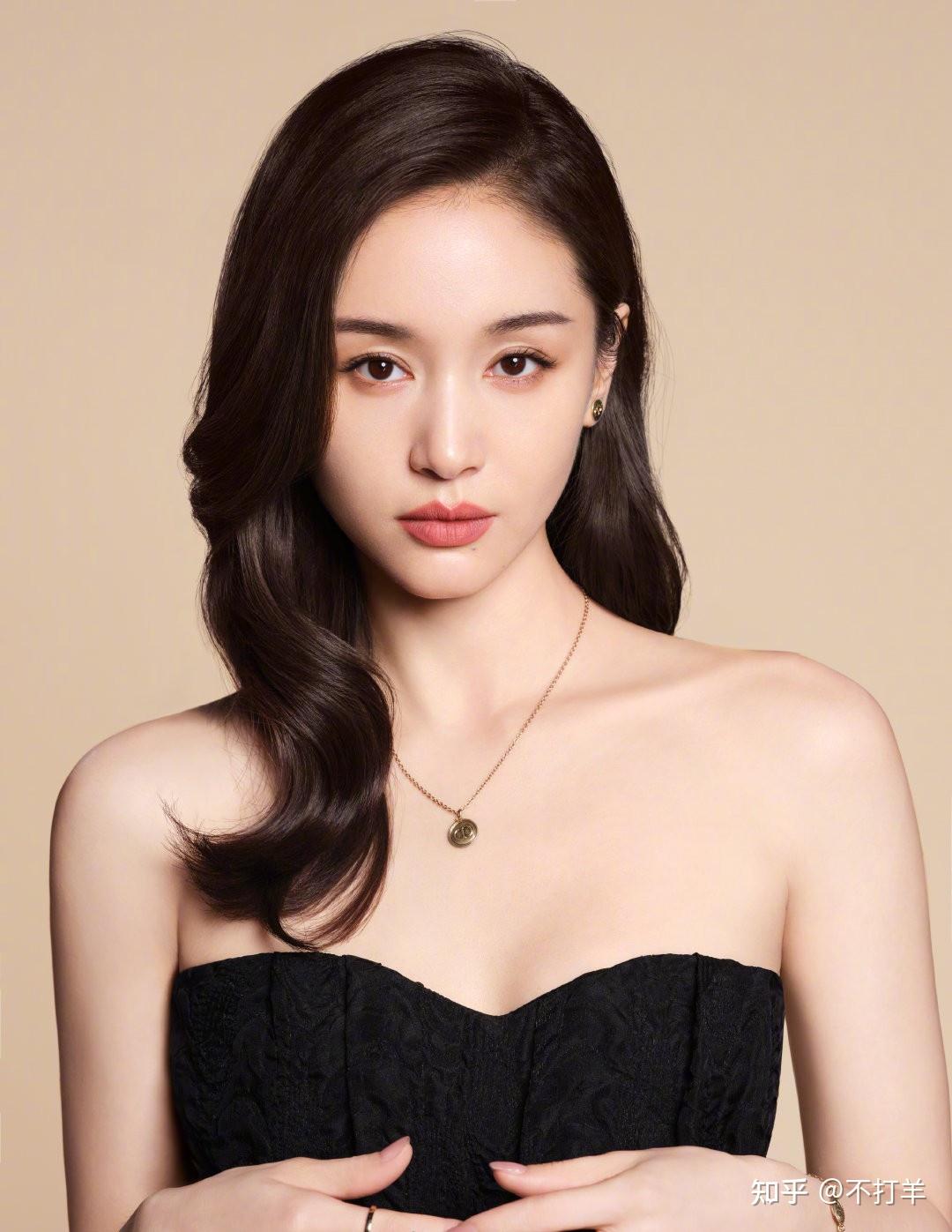 王子文真是撩人的小妖精!比例好又有料,行走的小个子穿搭模板! - 知乎