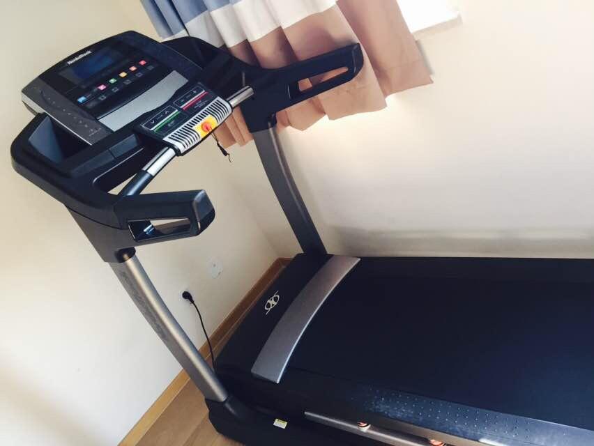 家里有必要买台跑步机吗,跑步机真的很伤膝盖