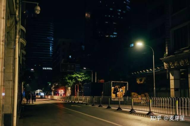 半夜的城市 - 知乎