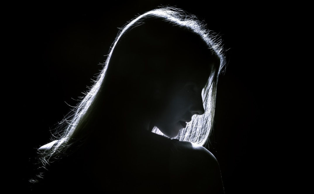 女性抑郁率高男性1.4倍!情感不幸或是主因,为何受伤的总是你?