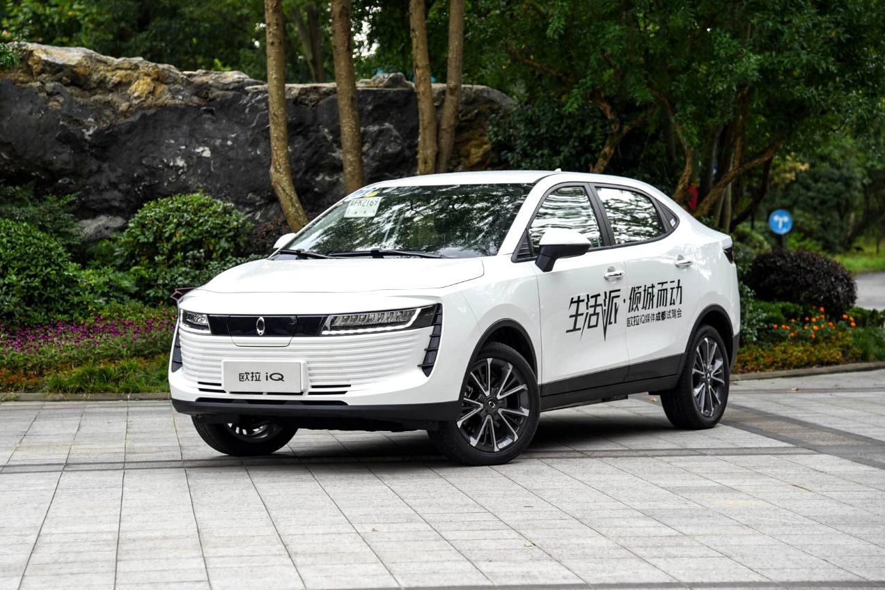 近几年电动车里的跨界风愈演愈烈,欧拉iq就是这么一款跨界suv,作为