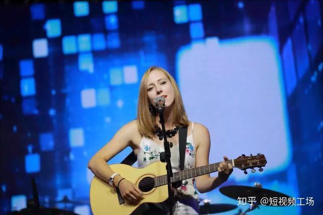 专访一百万个可能原唱克丽丝叮痴迷音乐与诗词创作的美国女孩