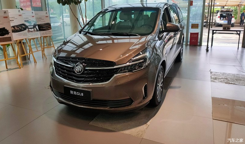 2021款别克gl8实车进店琥珀金色很有质感售2329万元起