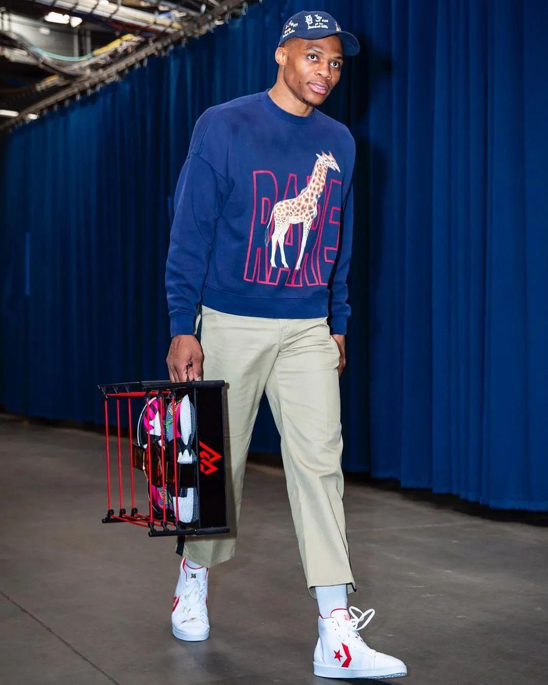 耐克,aj,匡威三方联名!威少不愧是nba第一潮男