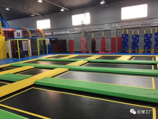 反弹工厂蹦床馆