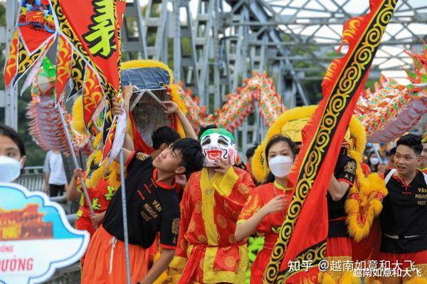 越南中秋游街活动,舞龙、舞狮、秀灯笼,节日氛围已拉满! - 知乎