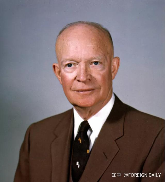 肯尼迪:哈佛大学林登.贝恩斯.约翰逊:无大学经历理查德.米尔豪斯.