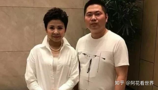 董文华和张楠结婚.