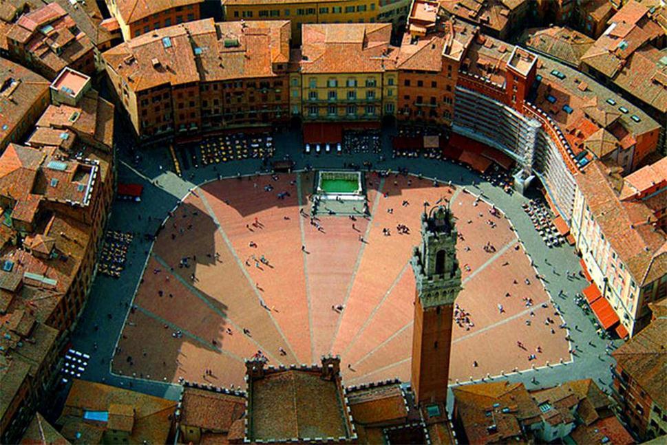 锡耶纳中世纪老城欢乐喷泉名家雕塑田野广场欣赏