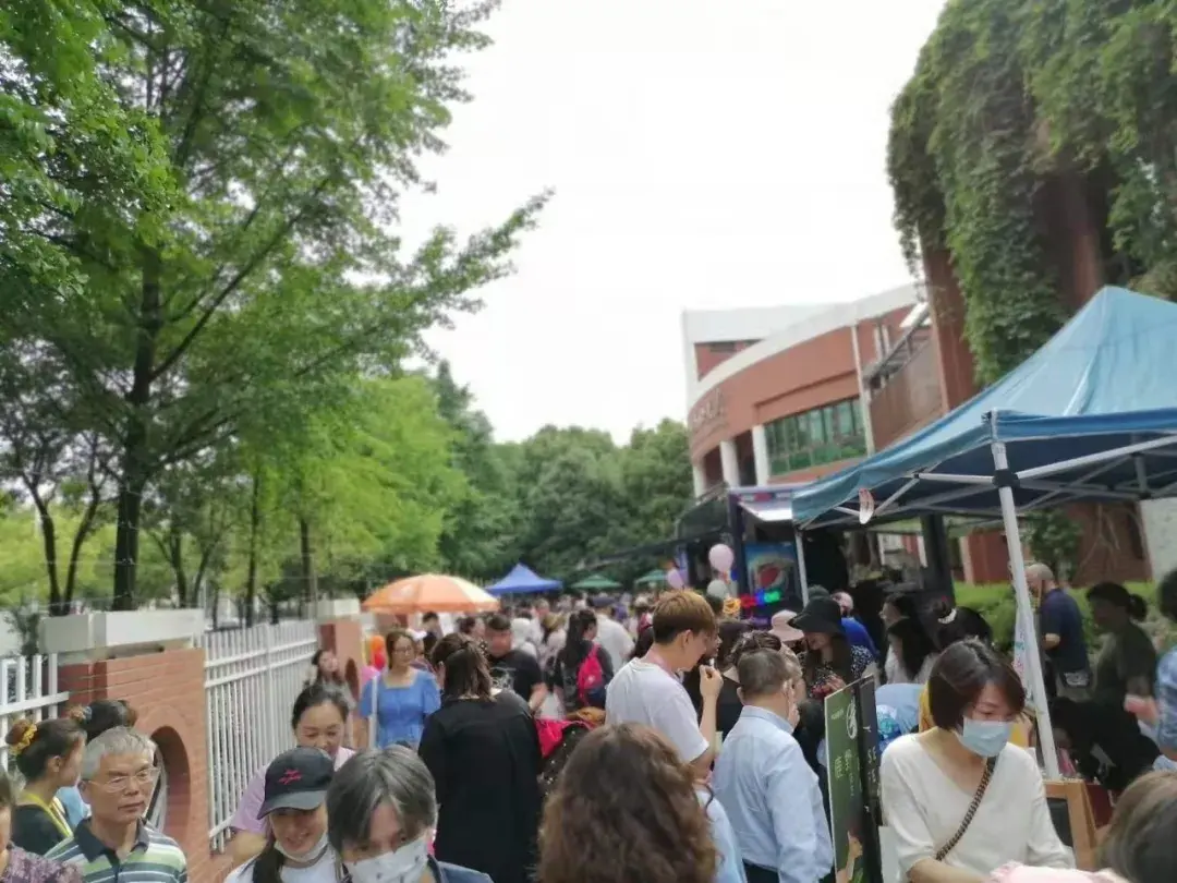 萌娃小当家集市也疯狂仙林南外附属幼儿园开展第十三届缤纷童趣艺术节