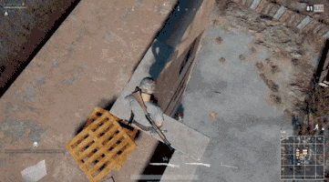 游戏中的角色死亡后会变成物资箱,因此很多玩家都以"落地成盒"自嘲