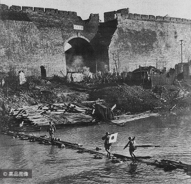 1937年至1938年间,松井石根率日军侵占南京,并纵容部下展开惨无人道的