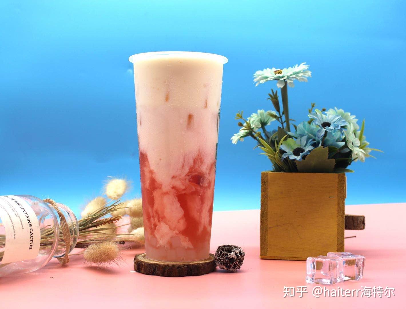 海特尔乐桃桃果酱50克;鲜桃肉50克;竹蔗冰糖30克;冰块200克;四季春茶