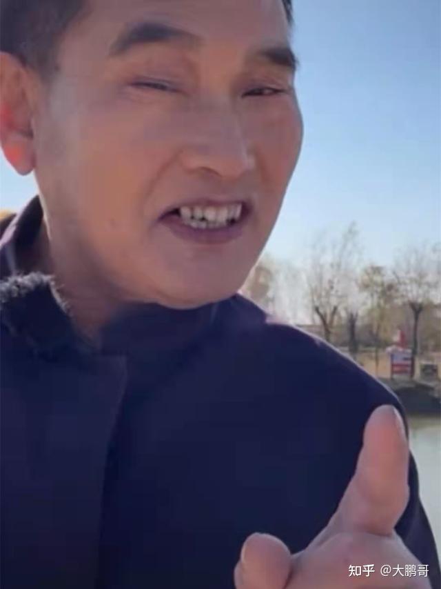 就像人家大衣哥说的:老实人不是傻心眼.