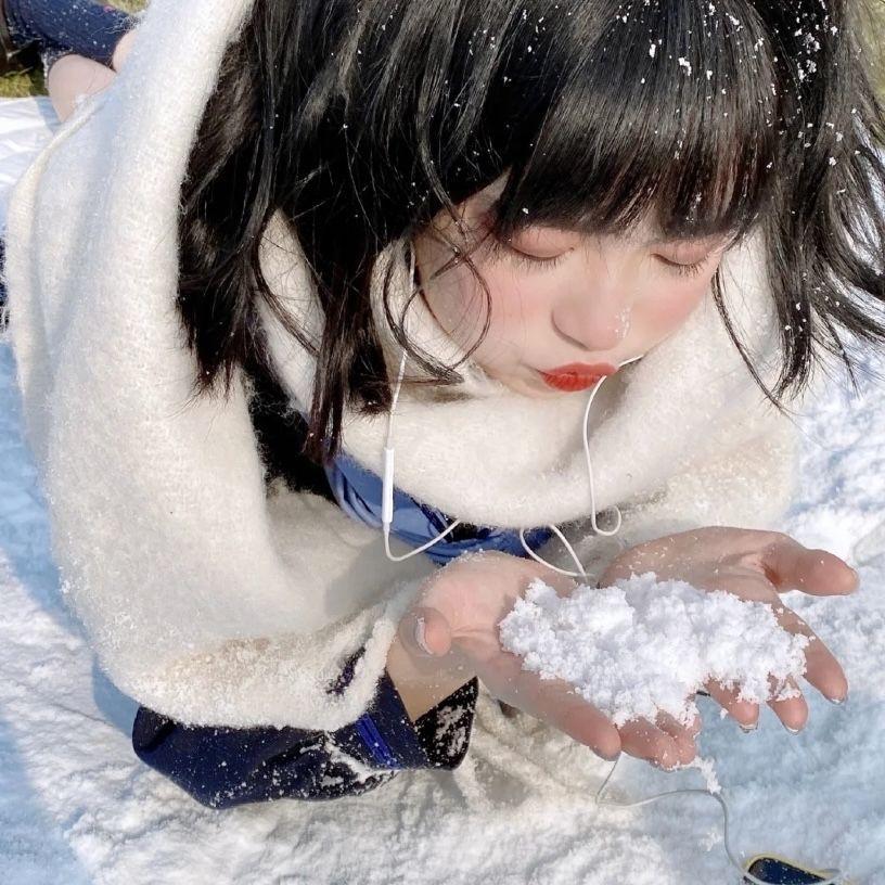冬天氛围感头像女头小众雪景女头可以和男朋友一起用最后一张壁纸