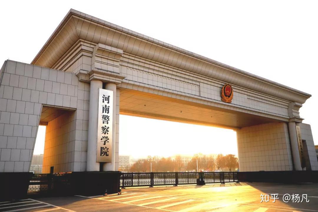 如果你问我为什么爱警校我会说