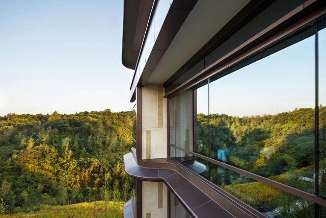 依山傍水的重庆千万级豪宅是什么体验?看完怀疑人生.