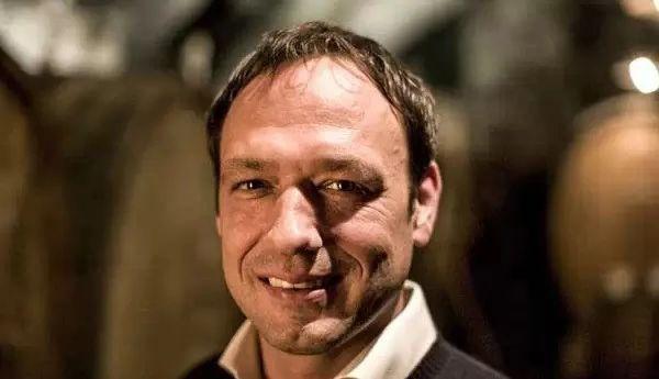 1984年,家族第八代传人,年仅20岁的markus molitor先生接手父亲的酒庄