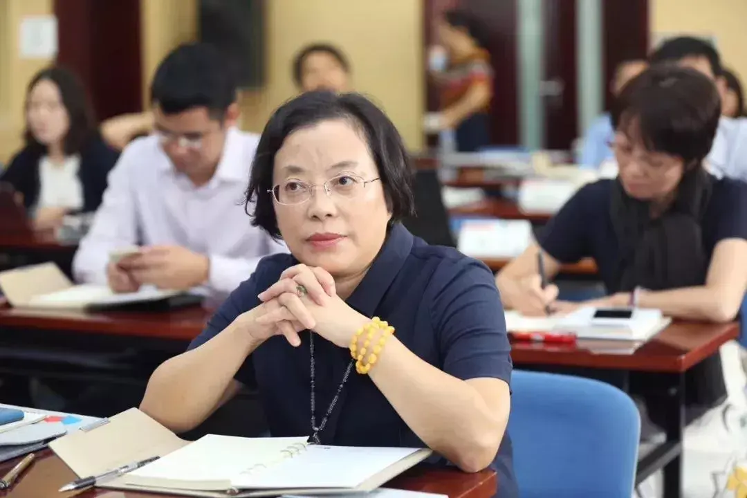 新津岷江新城成外学校总校长兼初中部校长◆卓尔不凡的领军人物学校