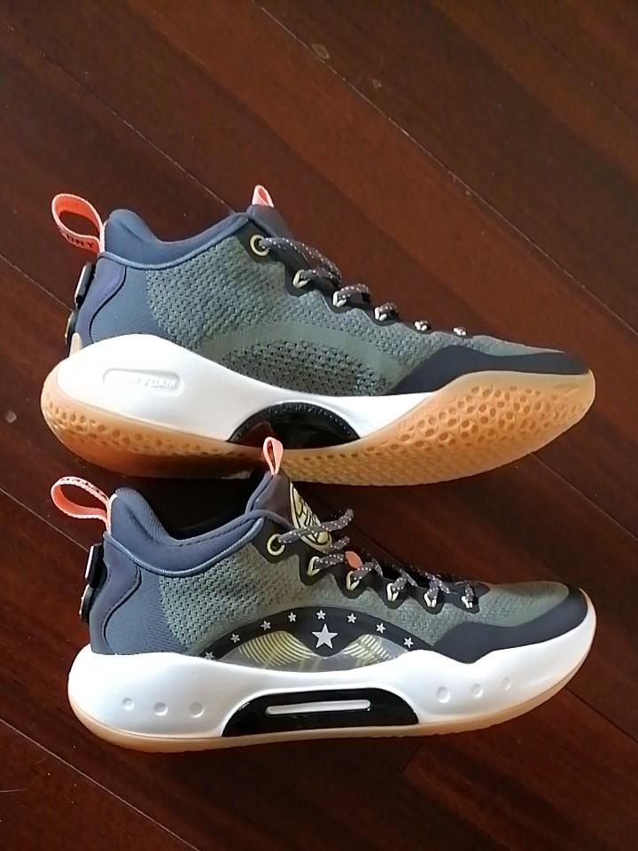 能否推荐一双防侧翻好抓地好的篮球鞋