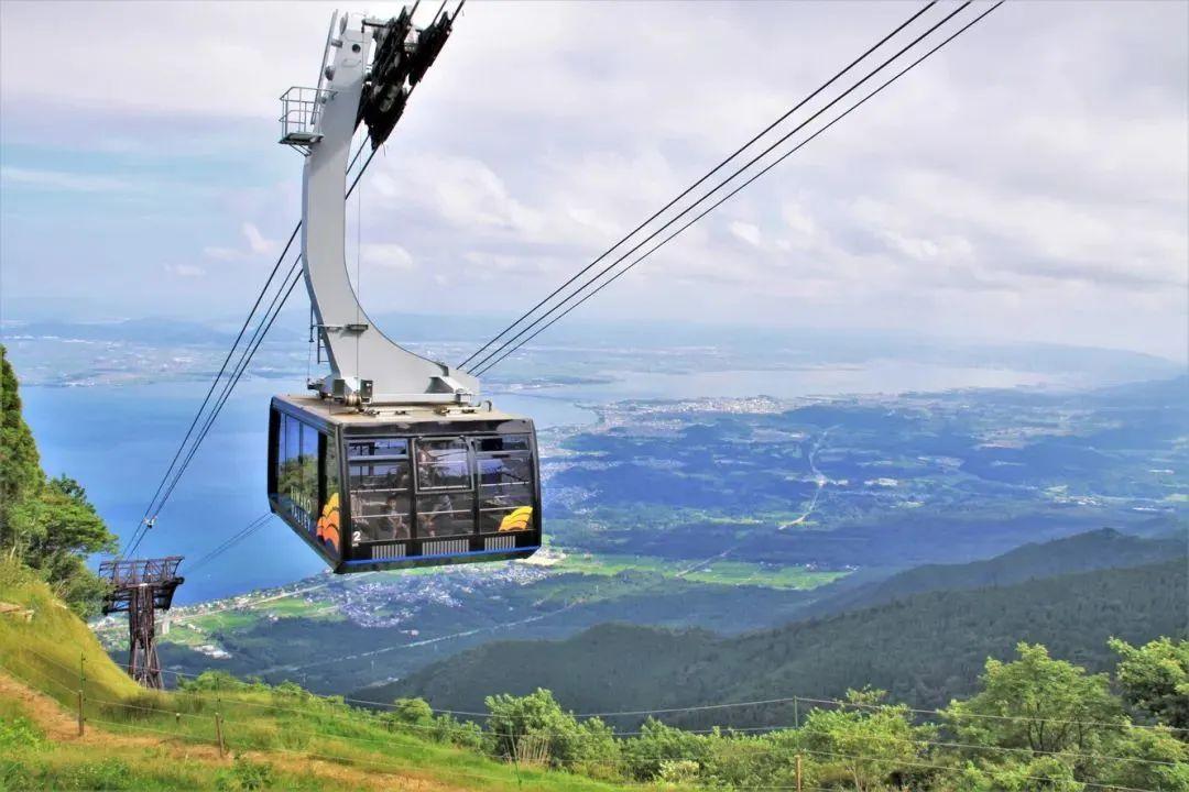 大巴黎区域注册首条城市缆车当地居民称乘坐像是去滑雪