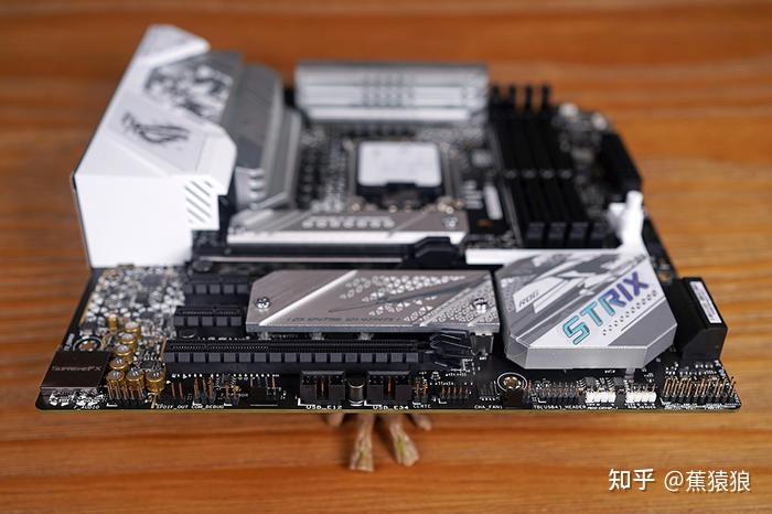 更二次元了华硕rogstrixb760ggamingwifis新小吹雪开箱