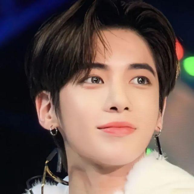 4k头像云的那端是你的微笑