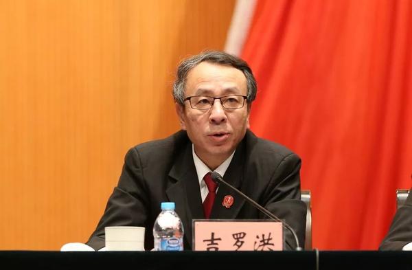 北京高院传达学习全国两会精神