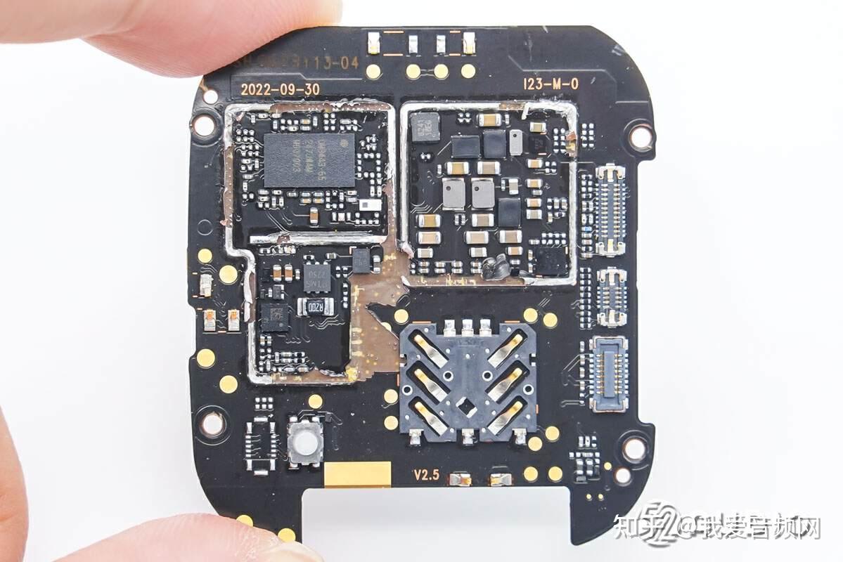 小天才电话手表q2a拆解13英寸高清彩色屏200万像素摄像头