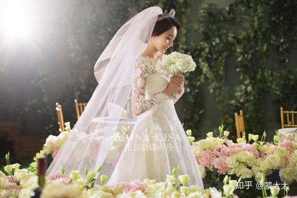 结婚时新娘到底该穿几套衣服 不是越多越好 知乎