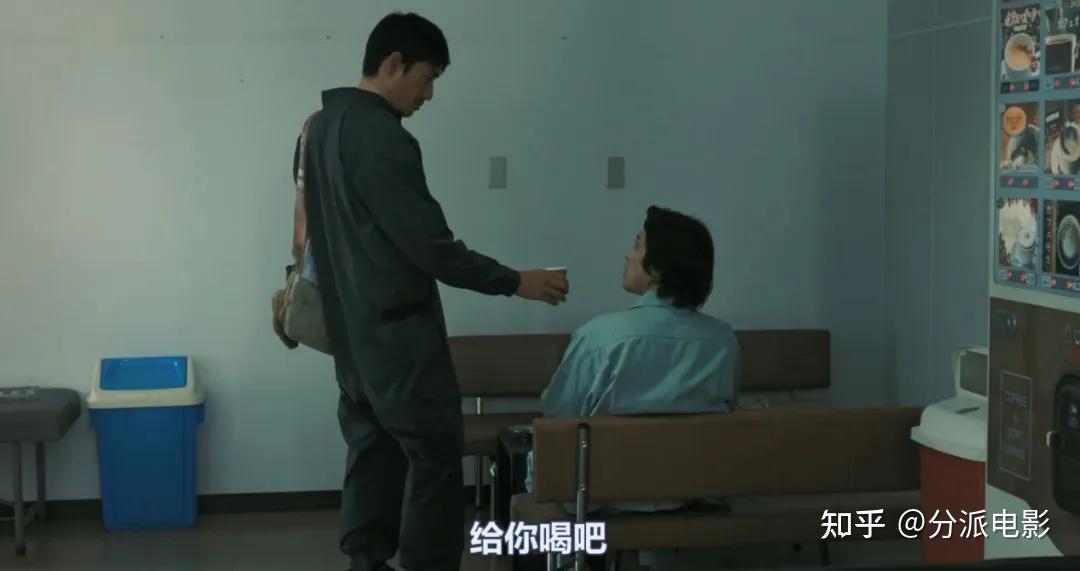 《惩罚循环》重口、荒诞、中二,这新片太猛了!